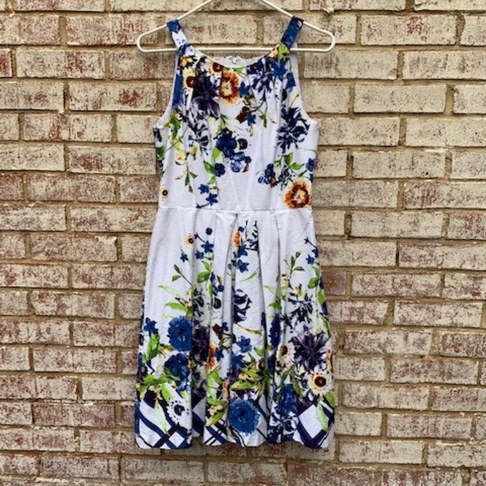 Sleeveless floral dress size 8